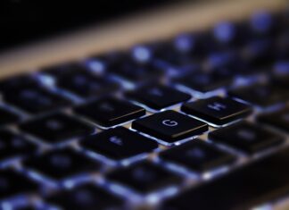 Na jakich danych operuje algorytm?