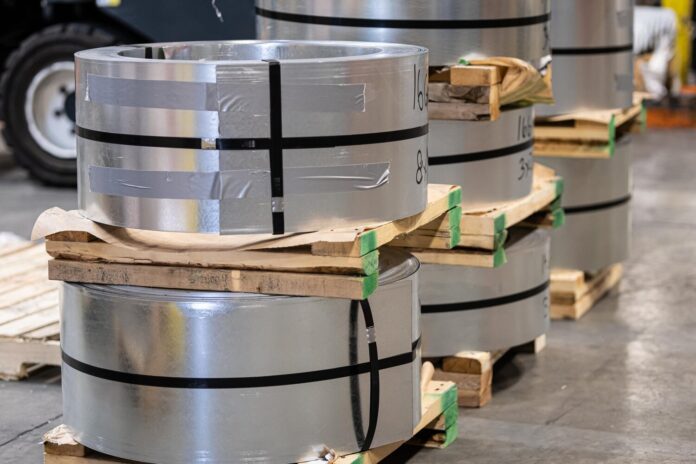 Jakie taśmy są dobre do zabezpieczenia palet